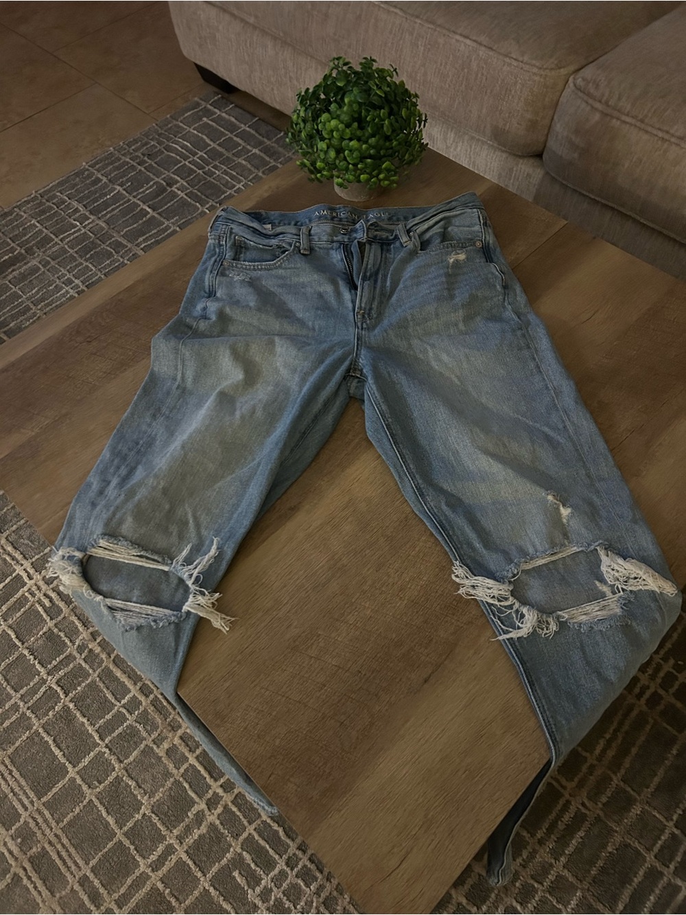 American Eagle Outfitters Light Blue Ripped Relaxed Jeans